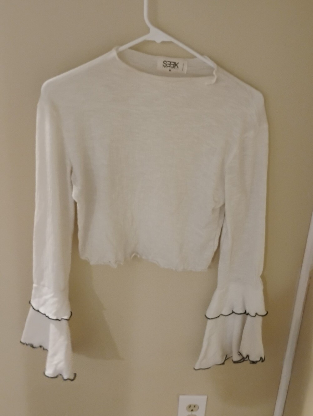 Seek The Label Womens Flounce Sleeve Top Sz M
